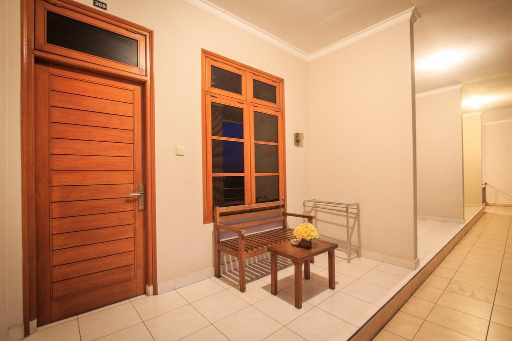 Wisma tamu Anyar 2*