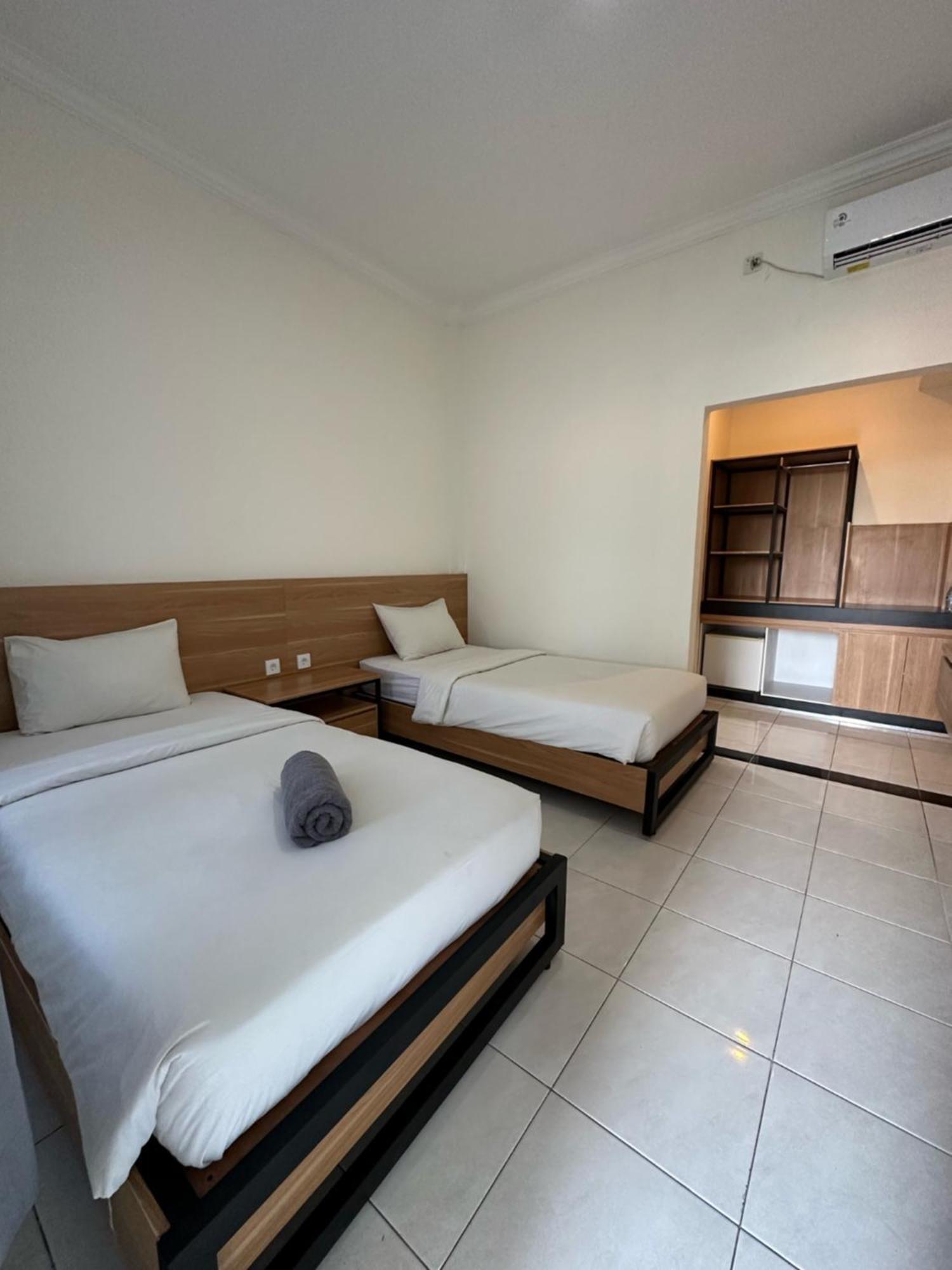 Anyar Wisma tamu